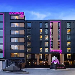 Hotel Moxy Downtown