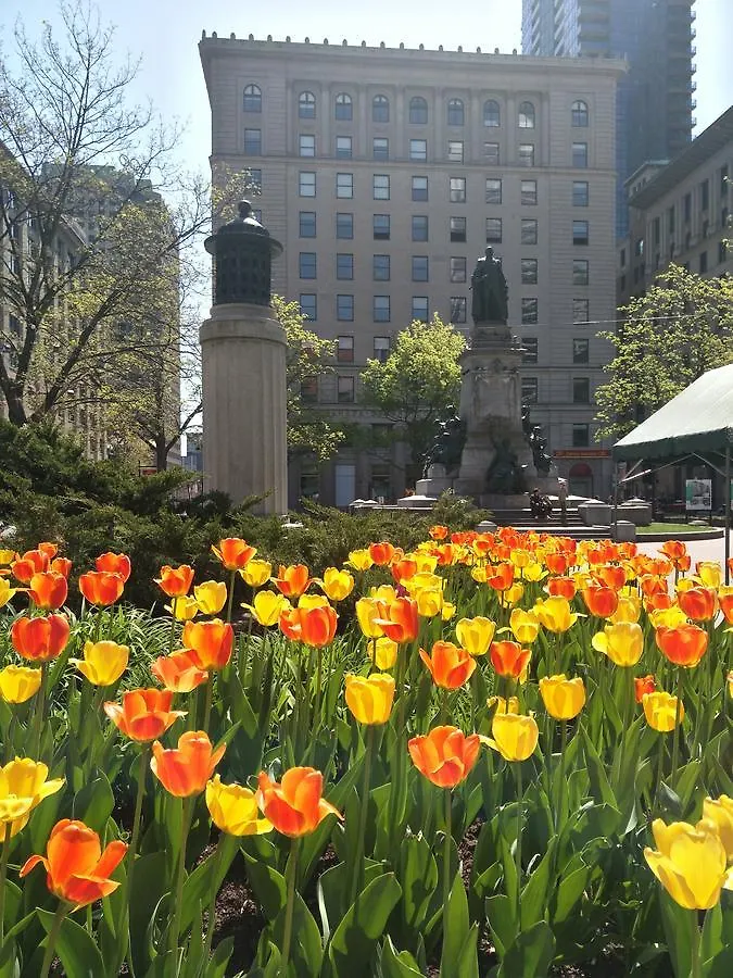 Hotel Le Deville Montreal